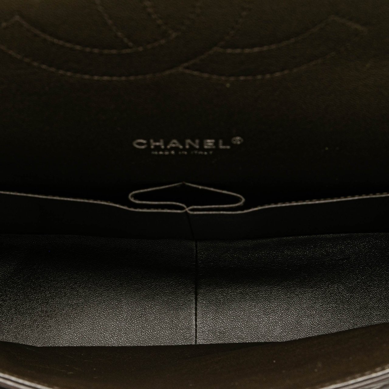 Chanel Maxi Classic Lambskin Double Flap Zwart