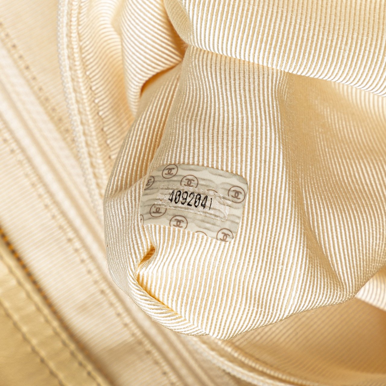 Chanel CC Lambskin Chain Tote Bruin