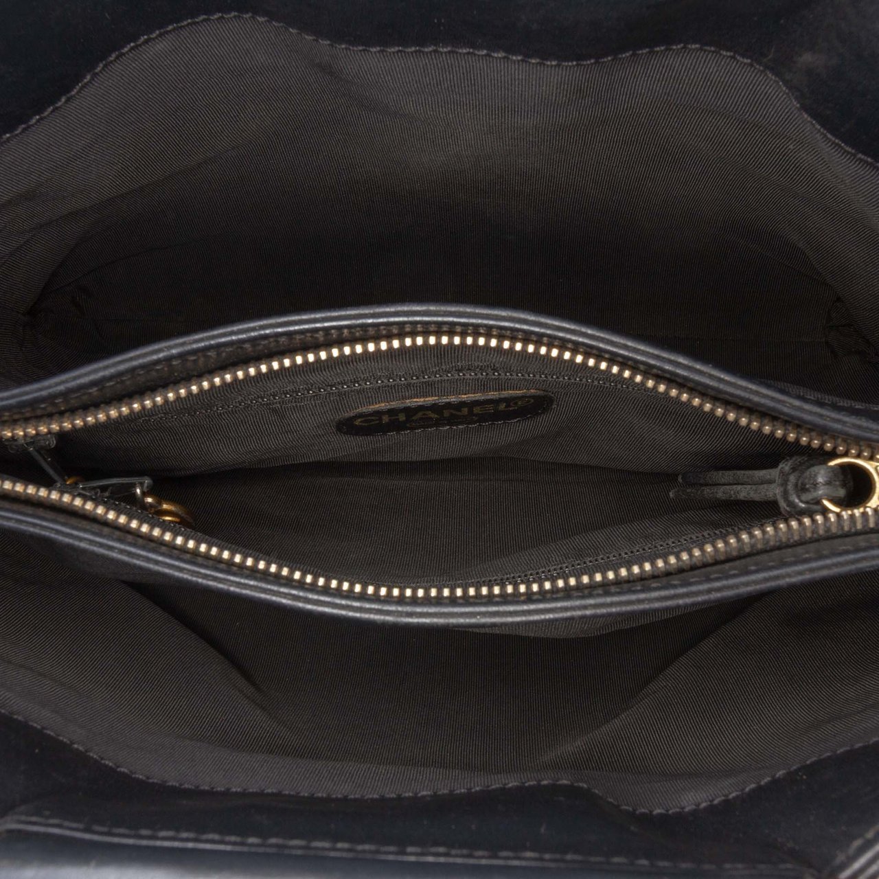 Chanel CC Lambskin Tortoise Top Handle Tote Zwart