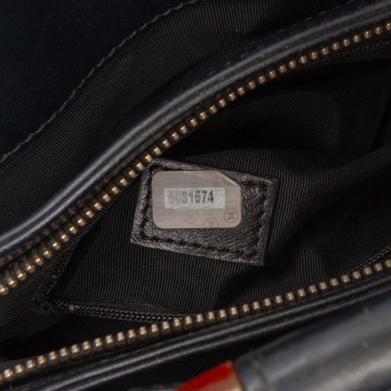 Chanel CC Lambskin Tortoise Top Handle Tote Zwart