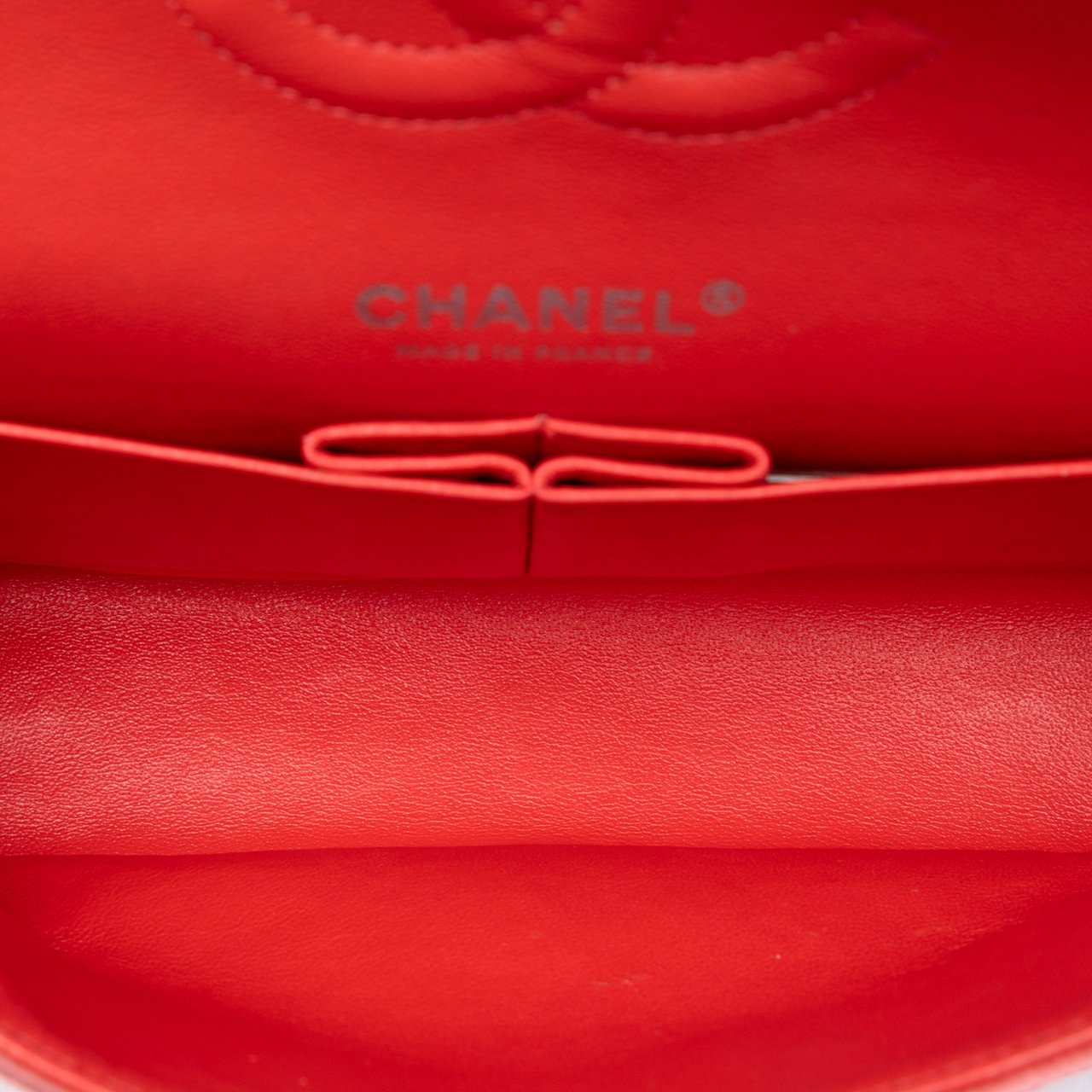 Chanel Medium Classic Velvet Double Flap Rood