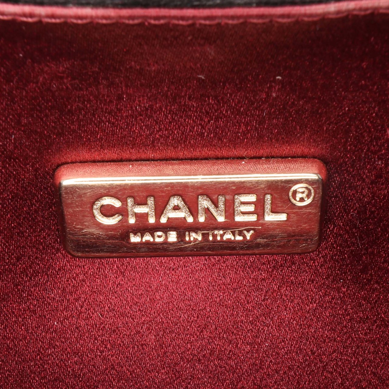 Chanel Quilted Lambskin Chain Around Clutch Zwart
