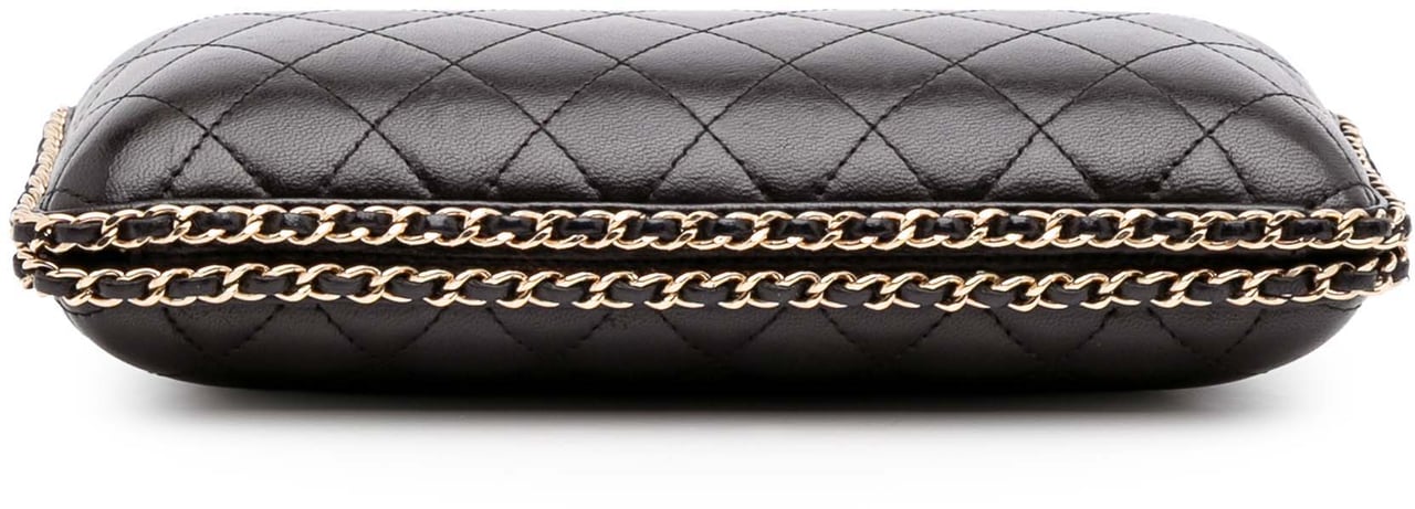 Chanel Quilted Lambskin Chain Around Clutch Zwart