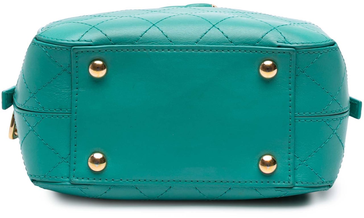 Chanel CC Stitched Calfskin Enamel Camera Bag Blauw
