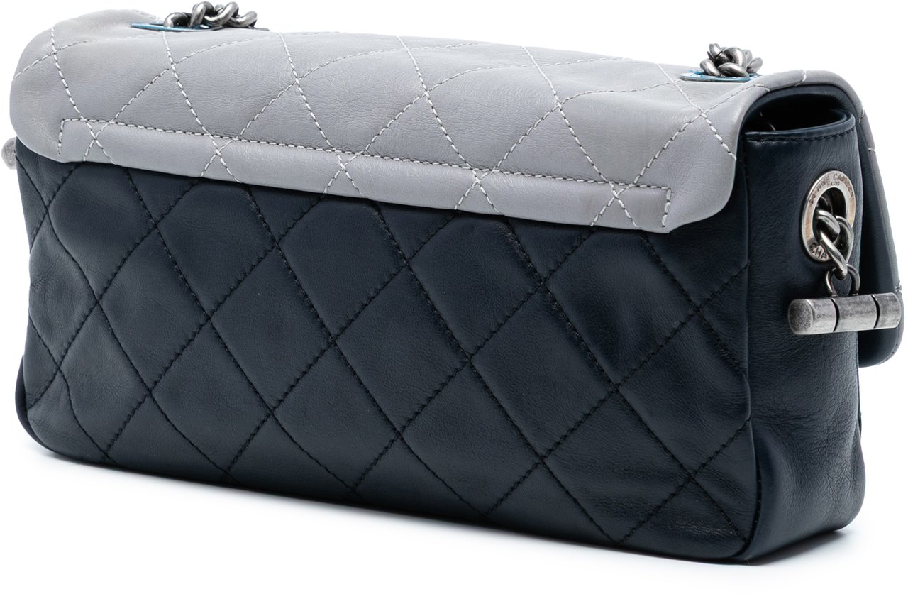 Chanel Medium Quilted Tricolor Lambskin Country Chic Flap Blauw