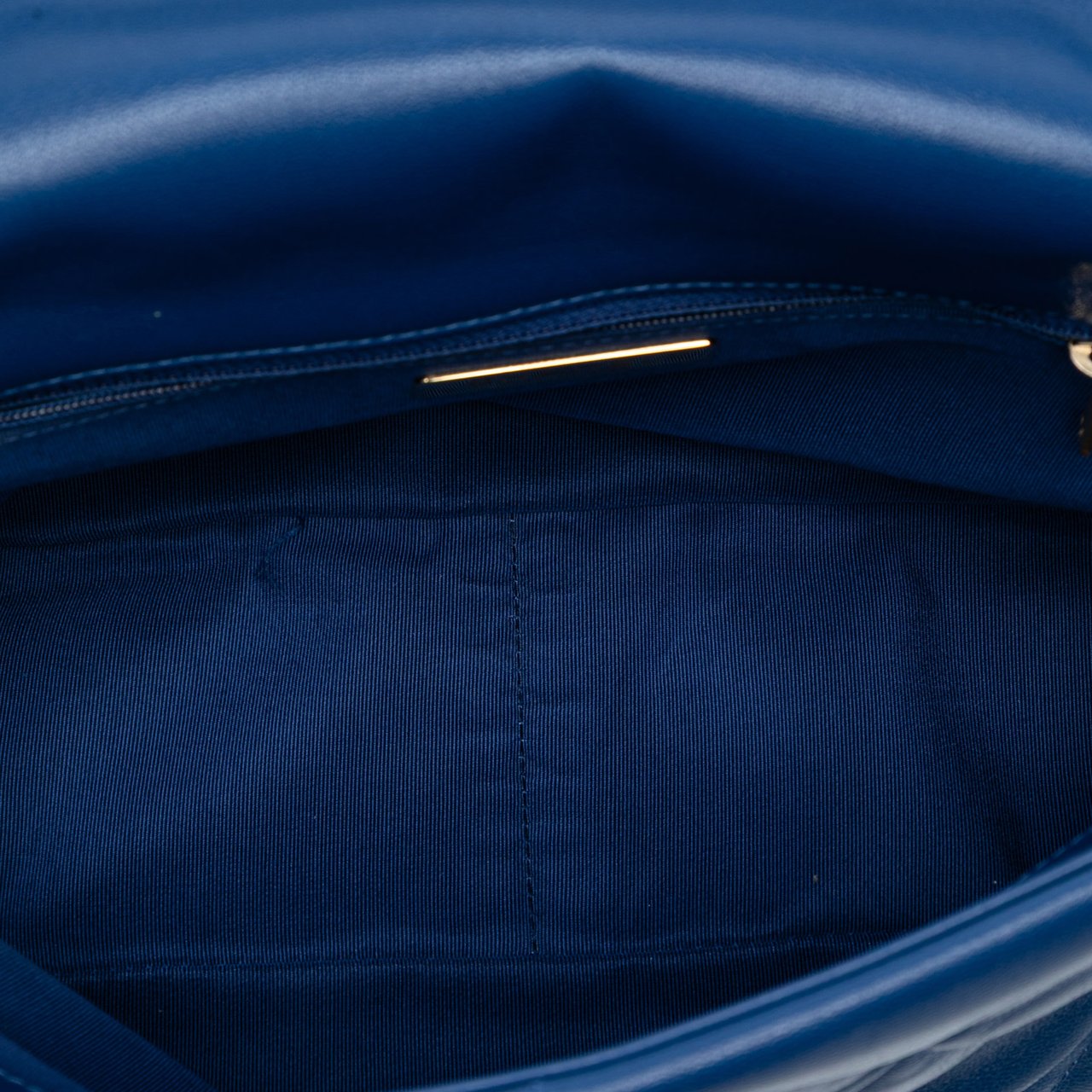 Chanel Large Lambskin 19 Flap Blauw