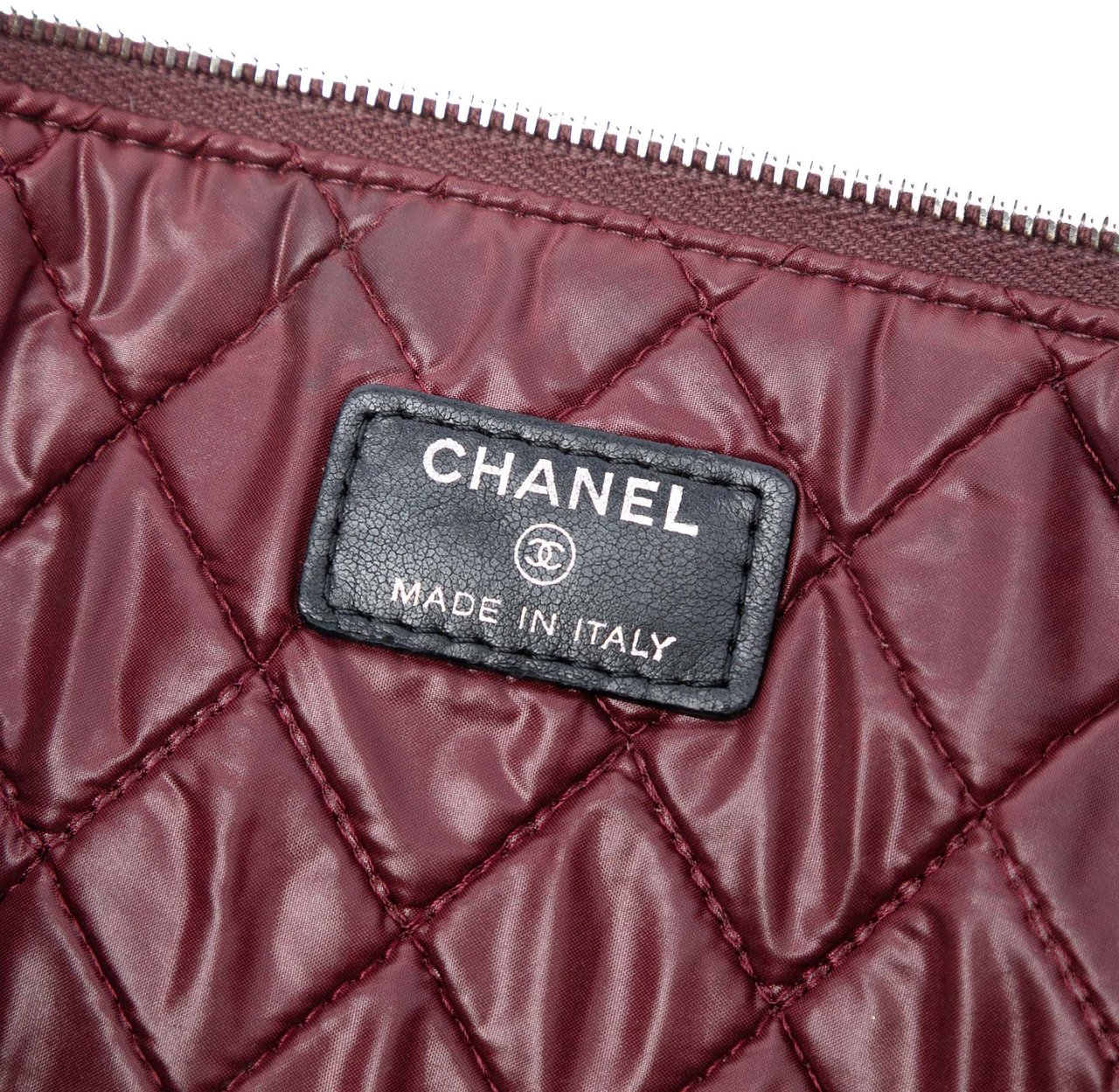 Chanel Large Quilted Lambskin O Case Clutch Zwart