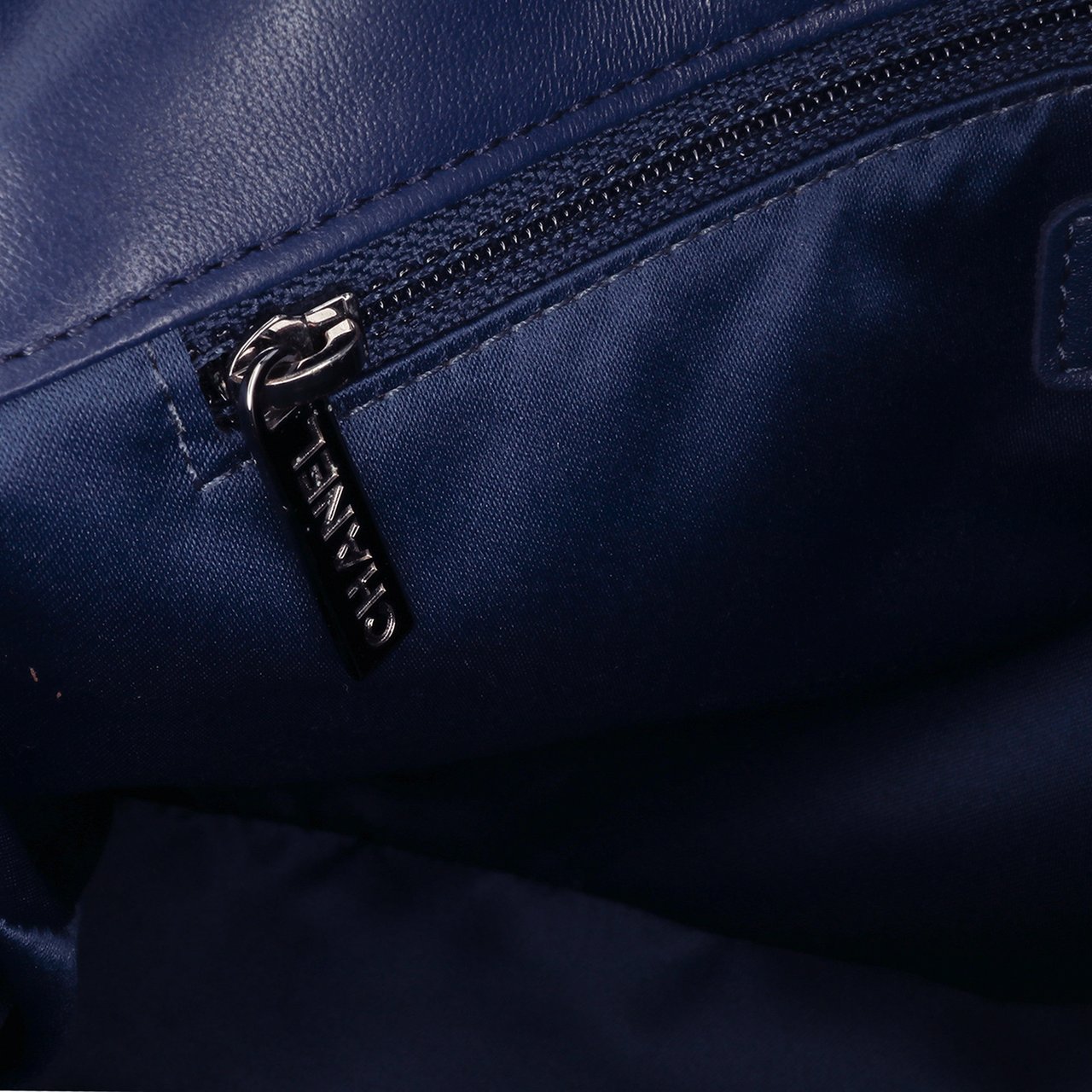 Chanel Large Lambskin CC Crossing Flap Blauw