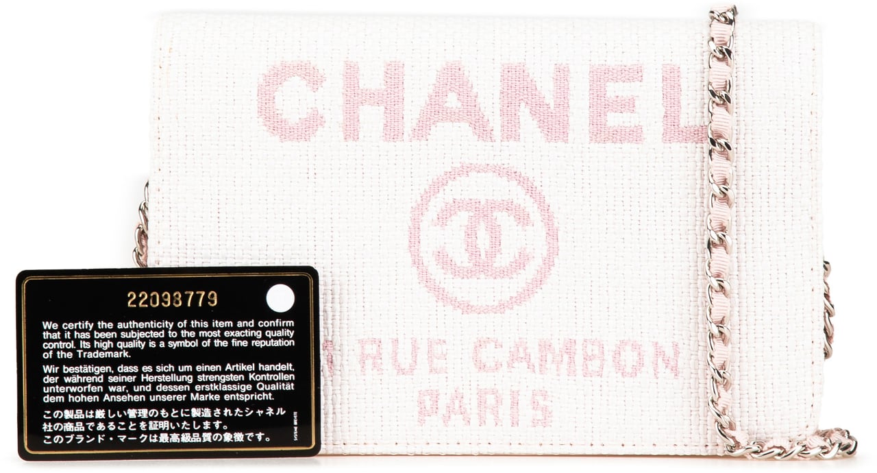 Chanel Canvas Deauville Wallet On Chain Roze