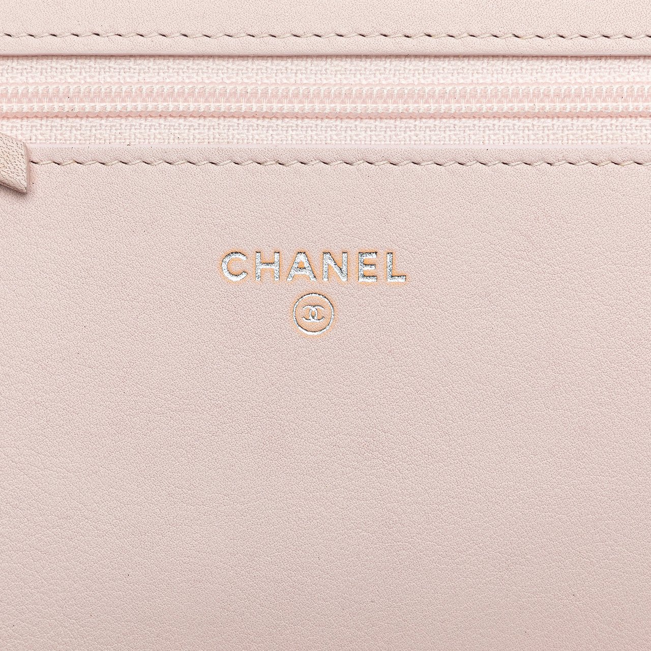 Chanel Canvas Deauville Wallet On Chain Roze