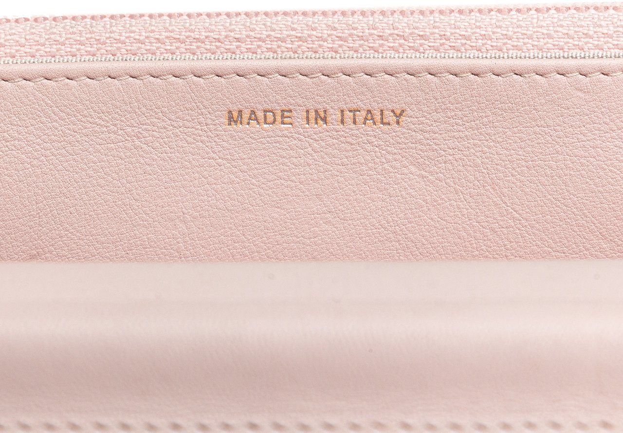 Chanel Canvas Deauville Wallet On Chain Roze