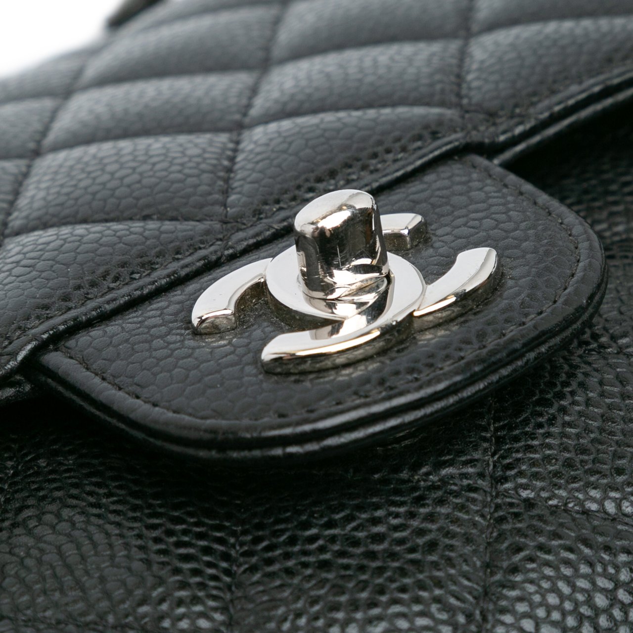 Chanel Medium Classic Caviar Double Flap Zwart