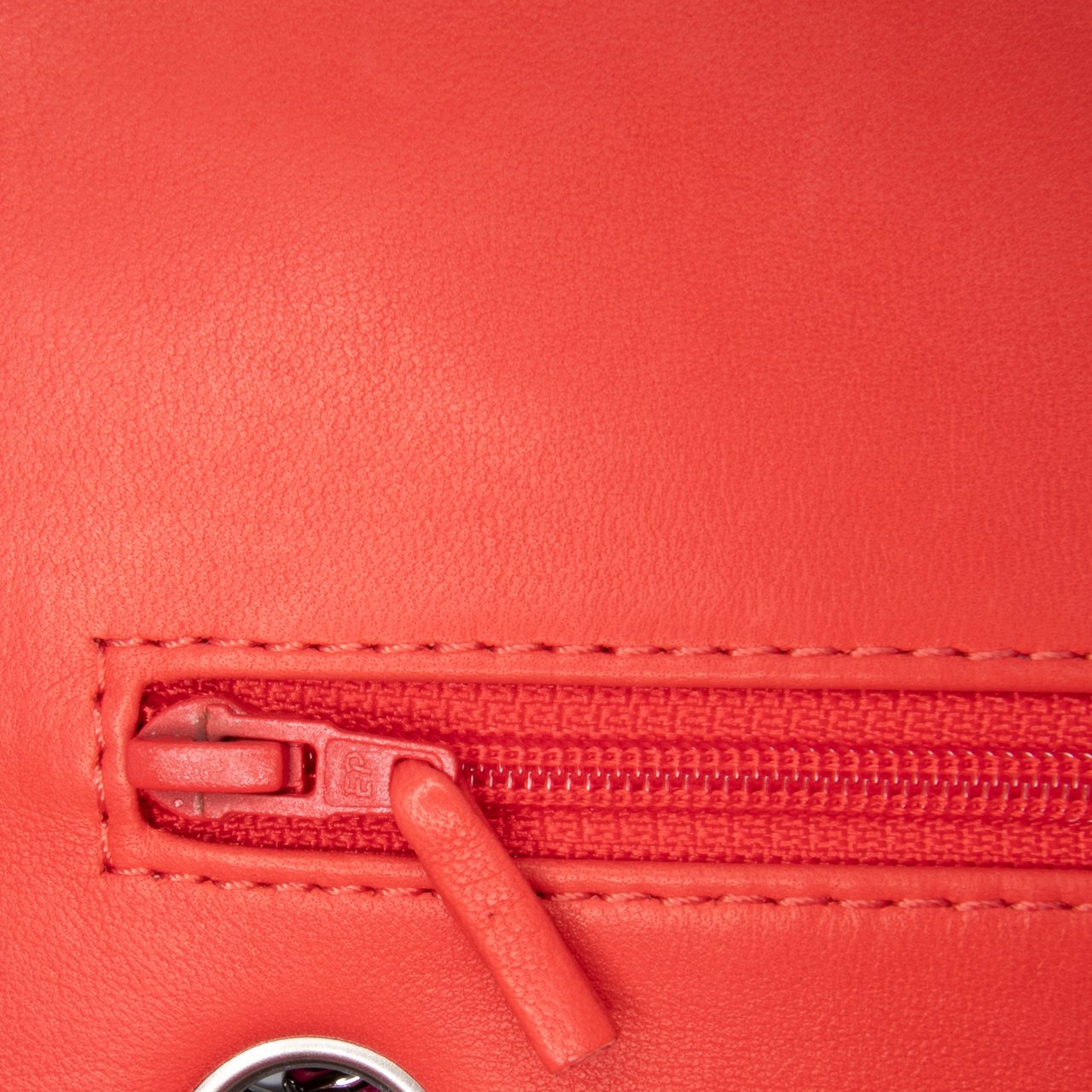 Chanel Medium Classic Bicolor Lambskin Double Flap Rood