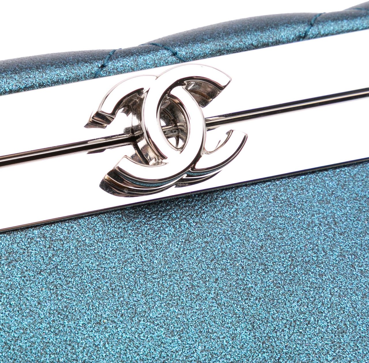Chanel CC Metallic Calfskin Vanity Case Blauw