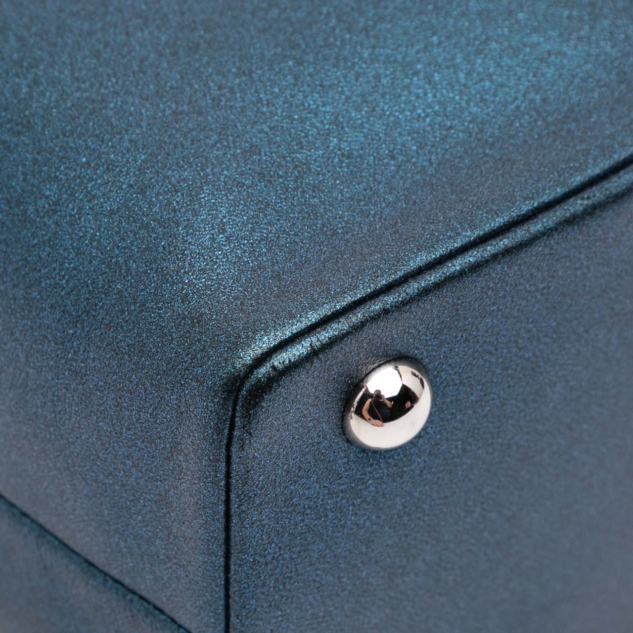 Chanel CC Metallic Calfskin Vanity Case Blauw