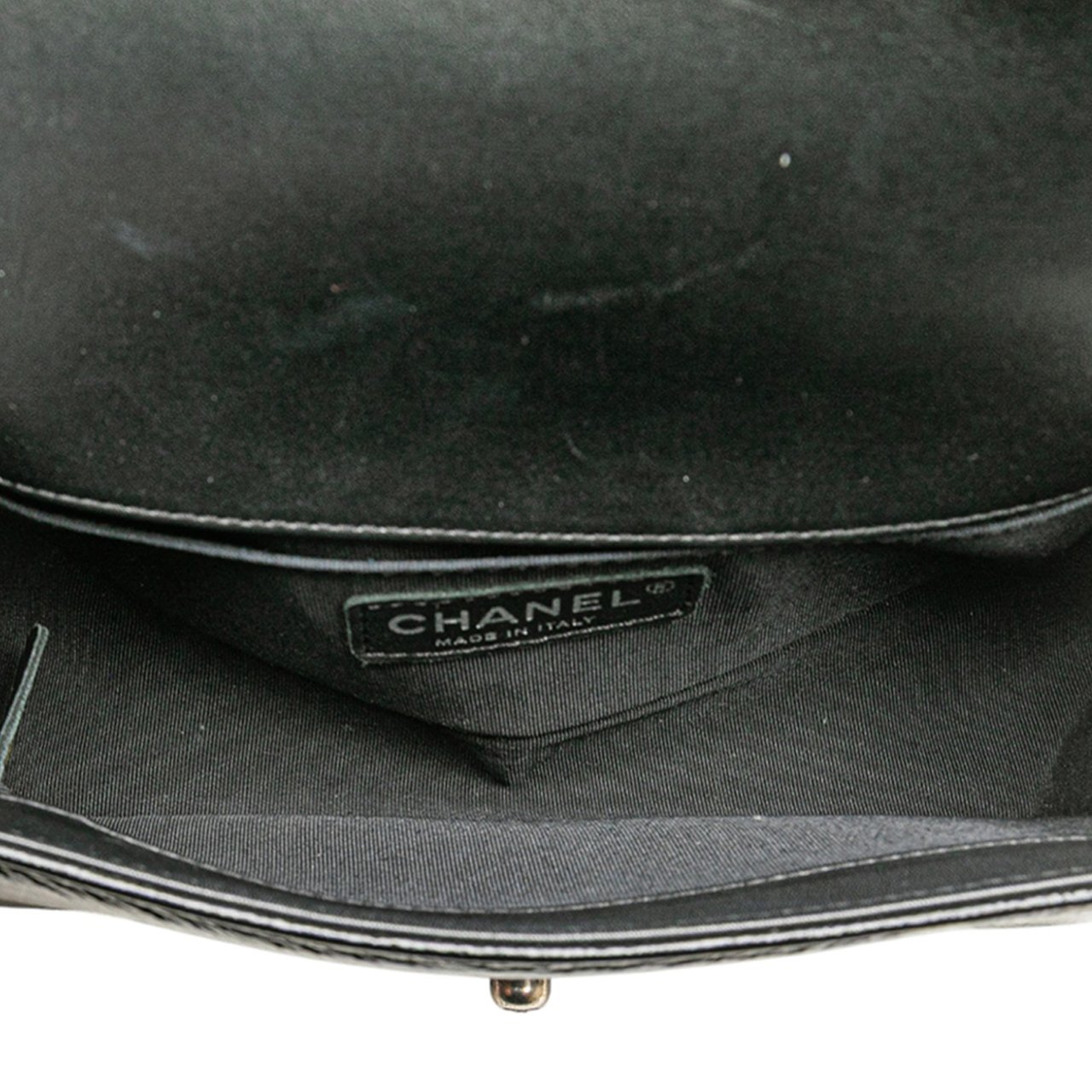 Chanel Small Quilted Patent Boy Flap Zwart