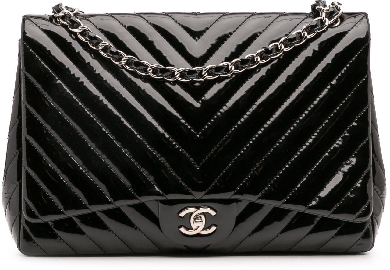 Chanel Maxi Classic Chevron Patent Single Flap Zwart
