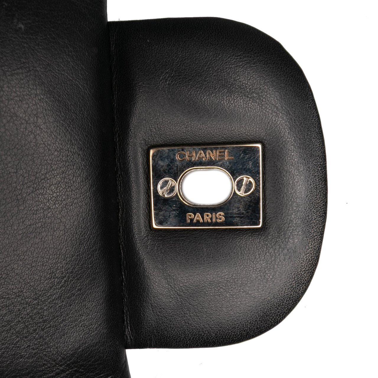 Chanel Maxi Classic Chevron Patent Single Flap Zwart