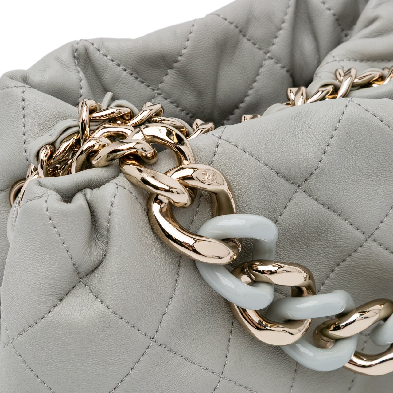 Chanel CC Quilted Calfskin Resin Bi-Color Chain Bucket Bag Grijs