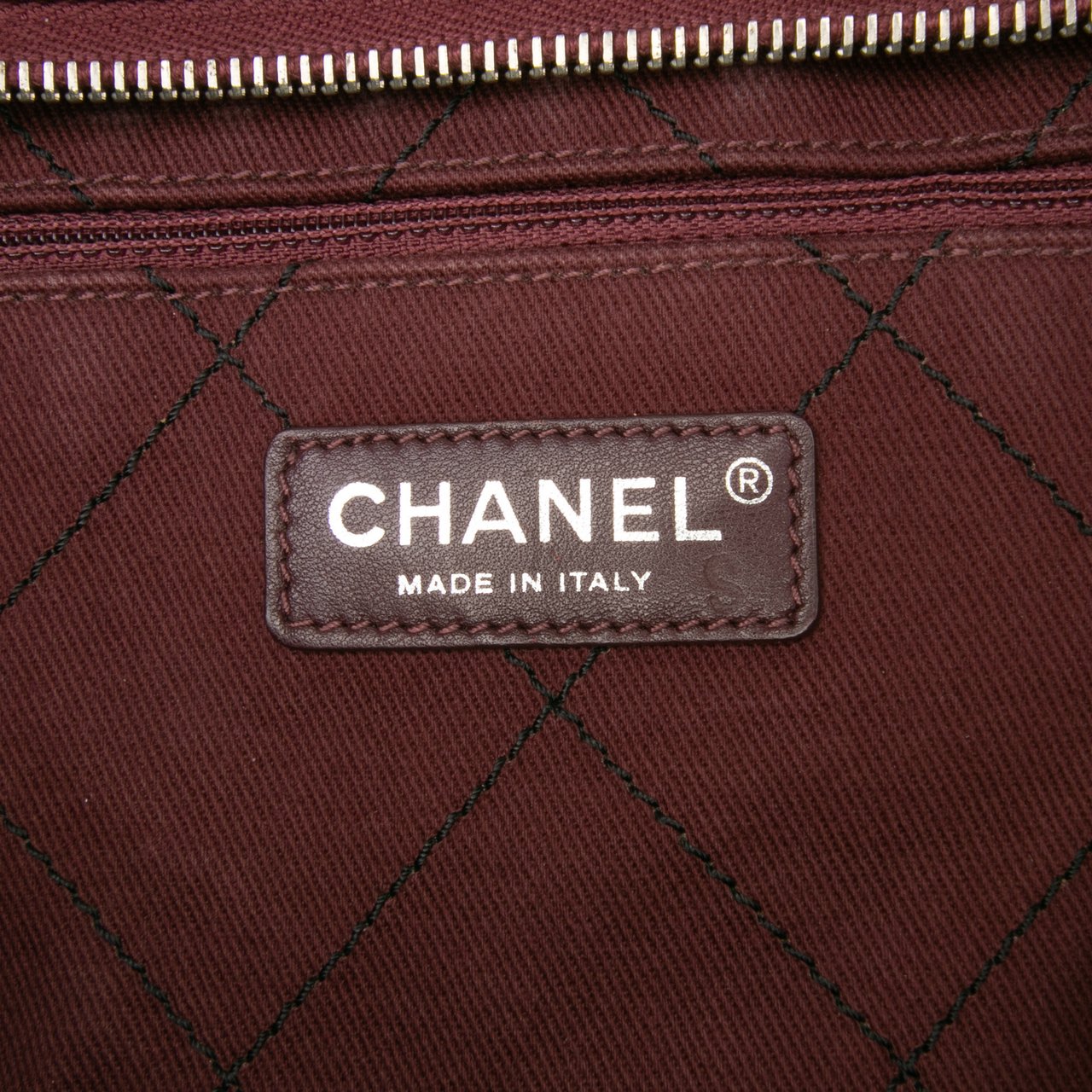 Chanel XL Quilted Caviar Shopping Fever Tote Zwart