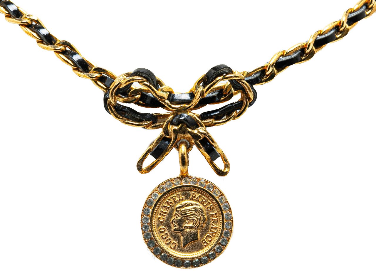 Chanel Leather and Gold Plated Medallion Bow Pendant Necklace Goud