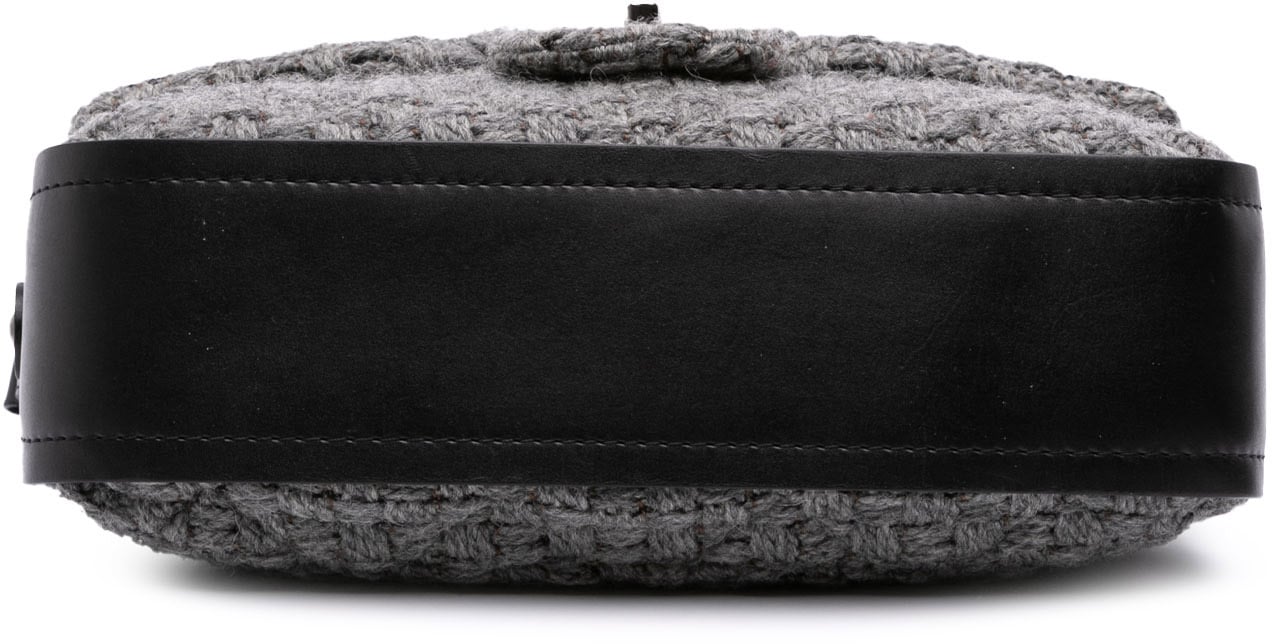 Chanel Quilted Wool and Calfskin Single Flap Grijs