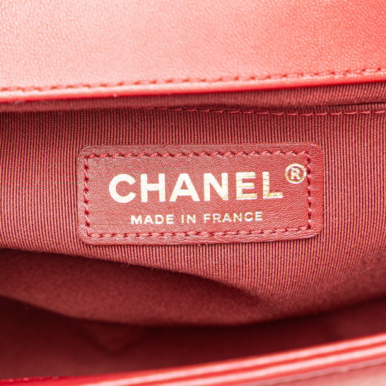 Chanel Old Medium Quilted Lambskin Boy Flap Rood