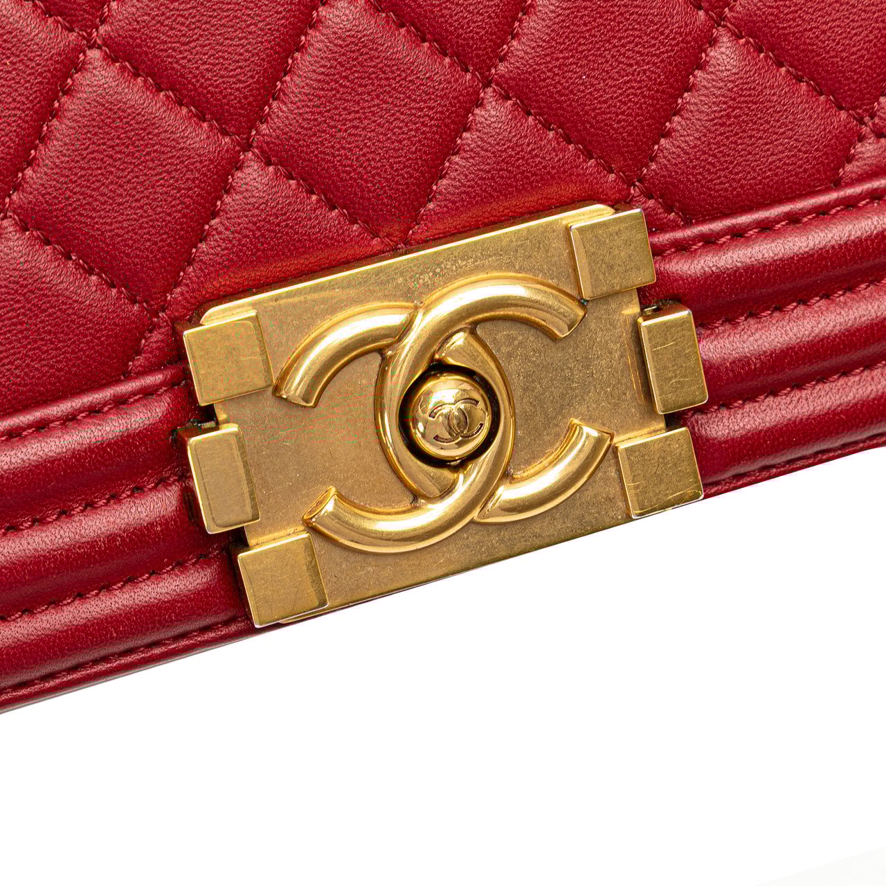 Chanel Old Medium Quilted Lambskin Boy Flap Rood