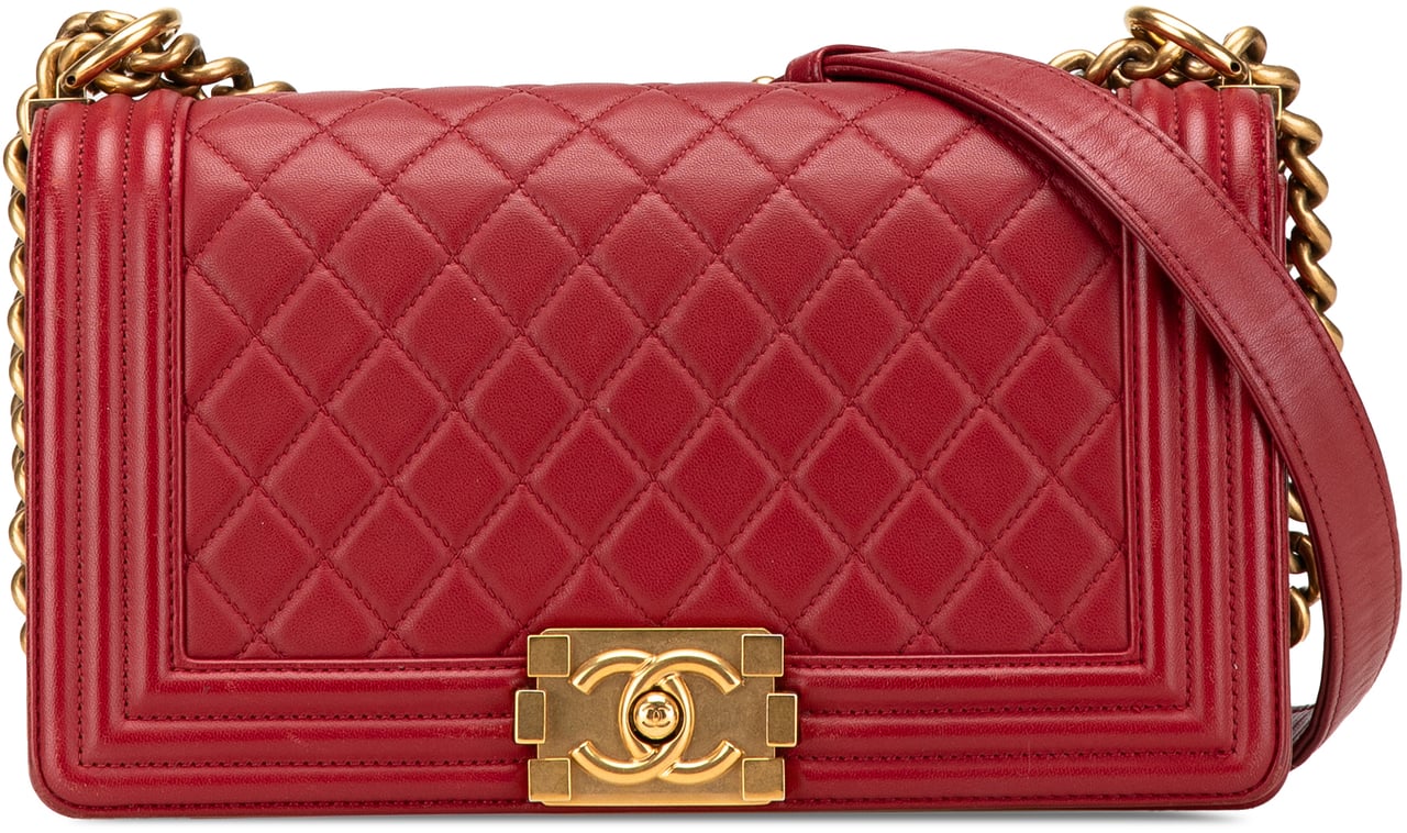 Chanel Old Medium Quilted Lambskin Boy Flap Rood