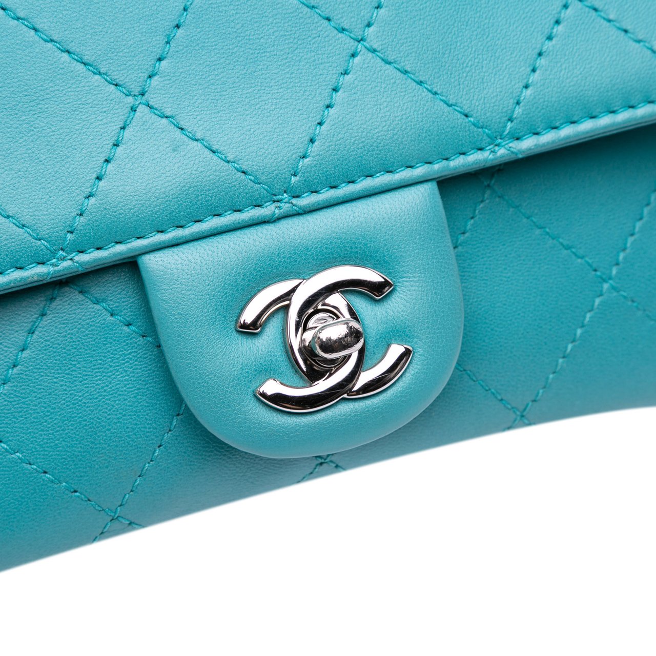 Chanel CC Quilted Calfskin Double Flap Blauw