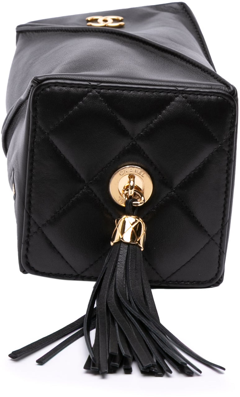 Chanel CC Lambskin Tassel Clutch with Chain Zwart