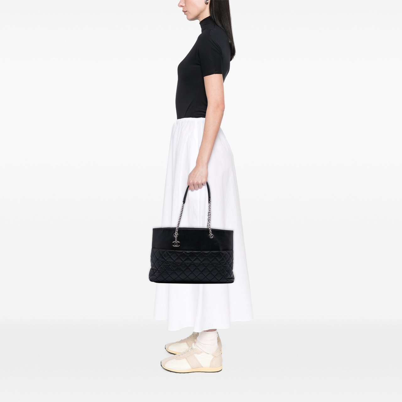 Chanel CC Quilted Lambskin Urban Delight Tote Zwart