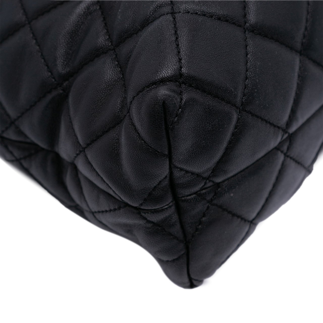 Chanel CC Quilted Lambskin Urban Delight Tote Zwart