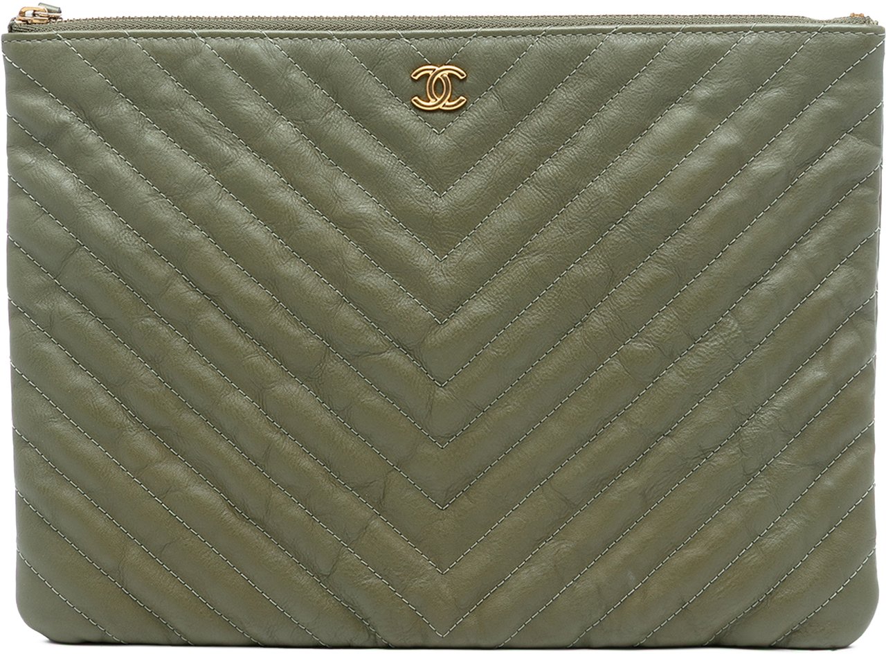 Chanel Medium Chevron Caviar O Case Clutch Groen
