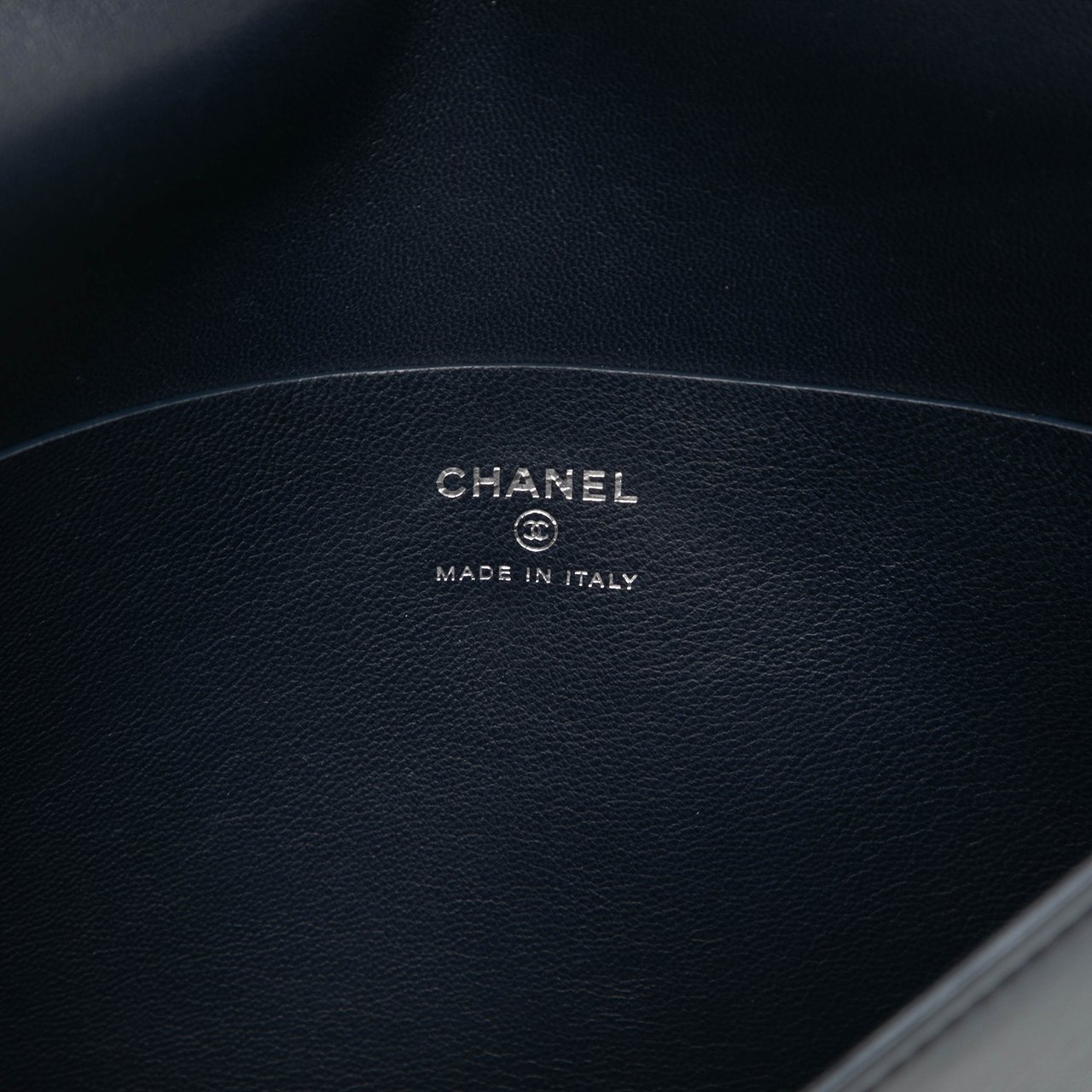 Chanel Lambskin Airlines Envelope Clutch Blauw