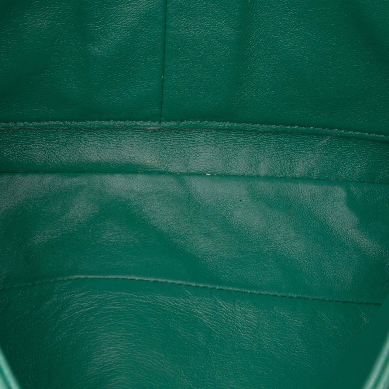 Chanel Medium Classic Lambskin Double Flap Groen