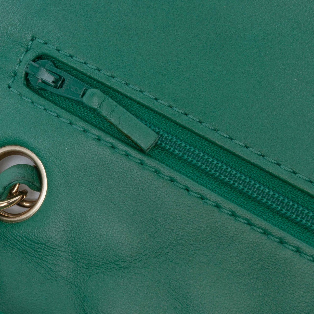 Chanel Medium Classic Lambskin Double Flap Groen
