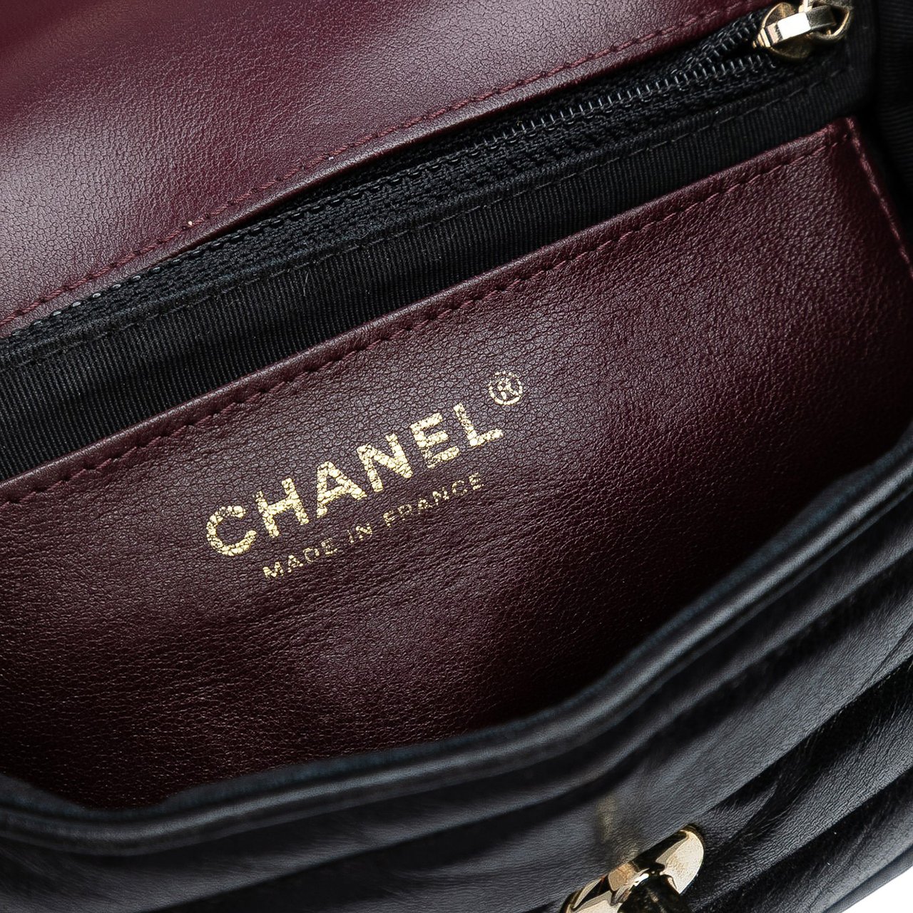 Chanel Small Chevron Shiny Lambskin Miroir Flap Bag Zwart