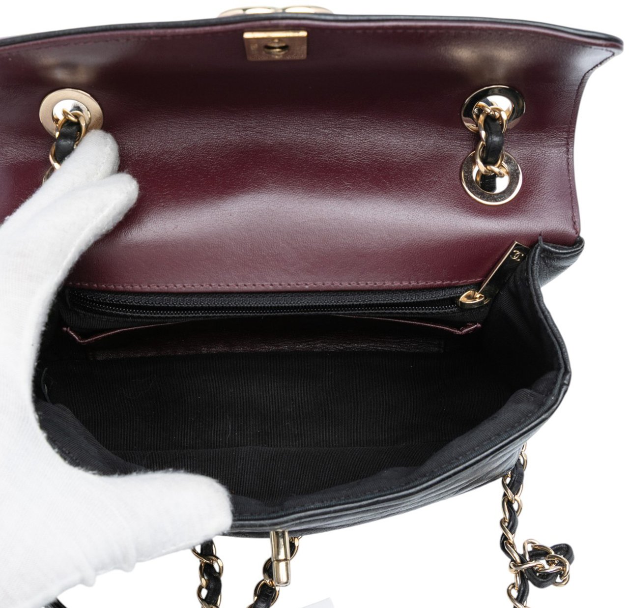 Chanel Small Chevron Shiny Lambskin Miroir Flap Bag Zwart