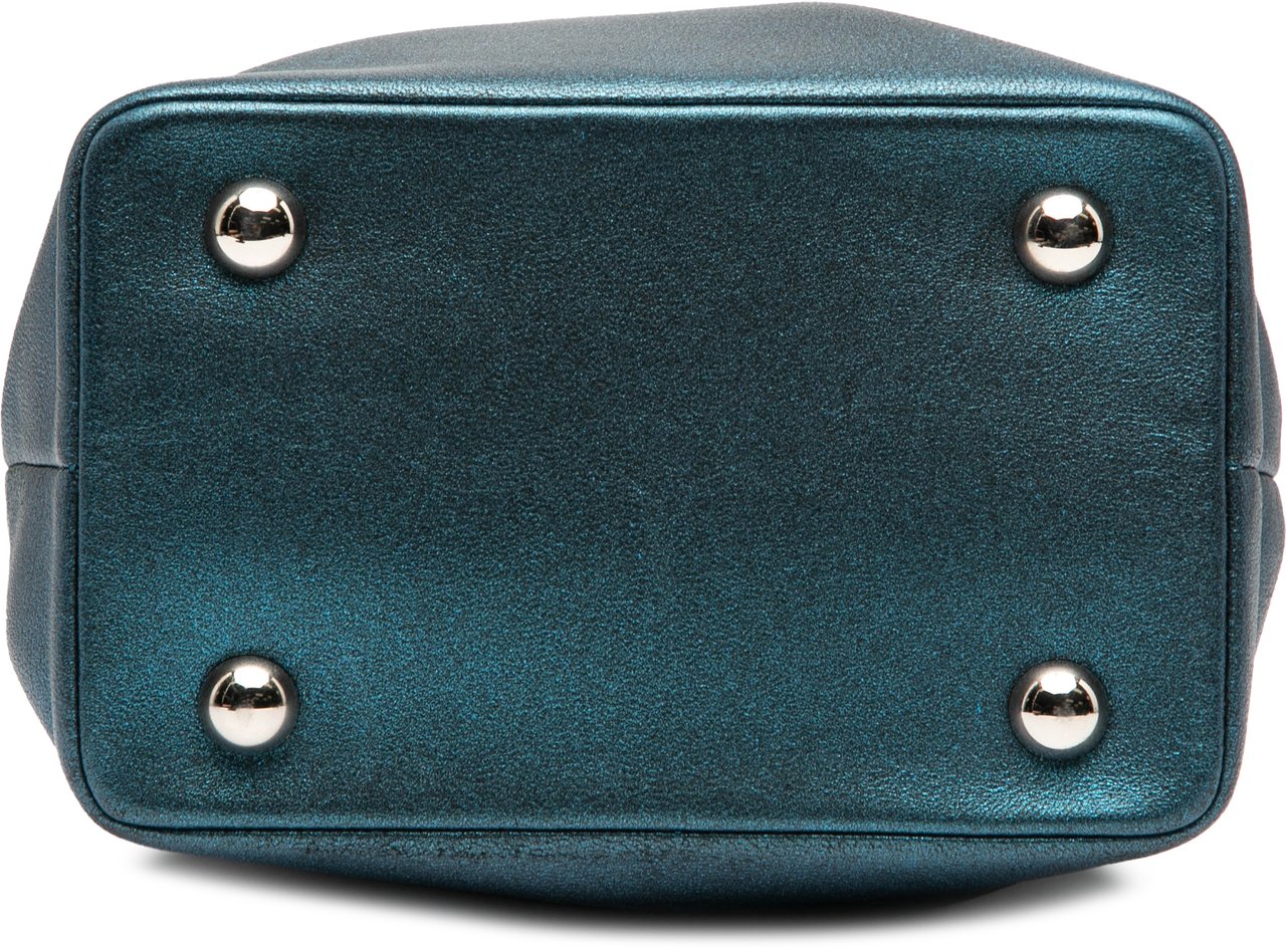 Chanel CC Metallic Calfskin Vanity Bag Blauw