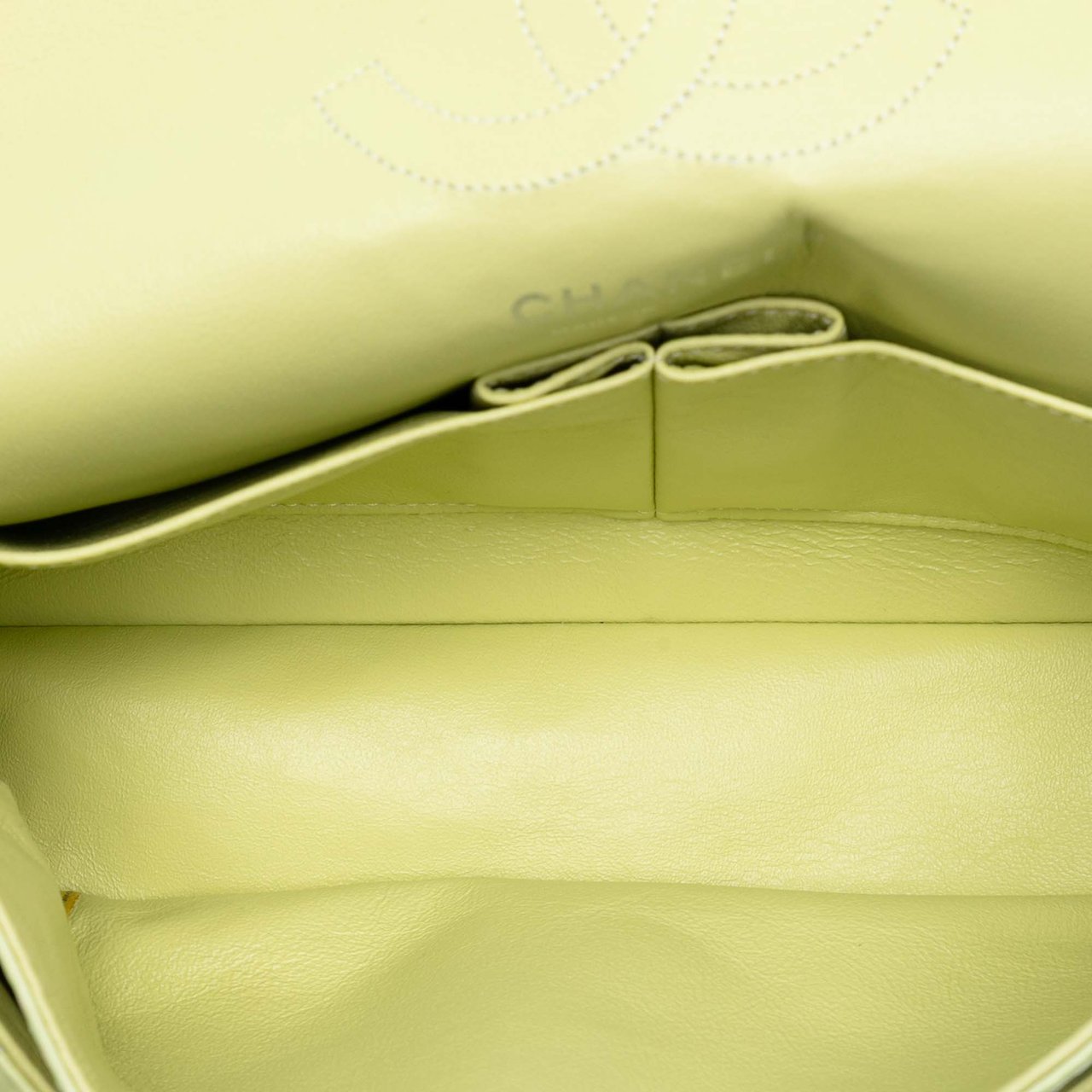 Chanel Medium Classic Lambskin Double Flap Groen