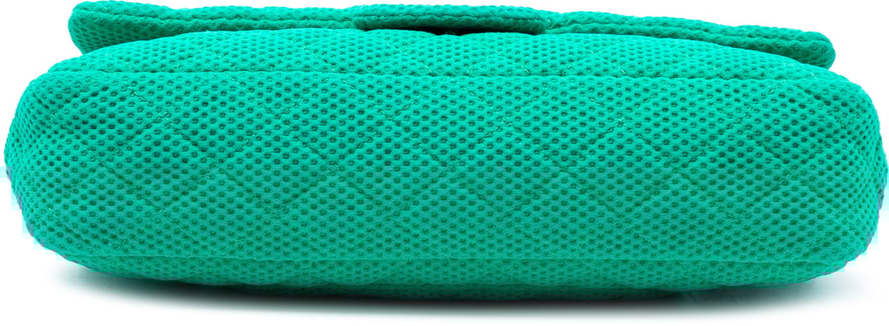 Chanel Medium Classic Mesh Single Flap Groen