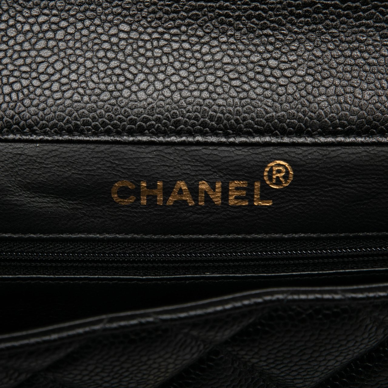 Chanel Jumbo Quilted Caviar Double Sided Flap Zwart