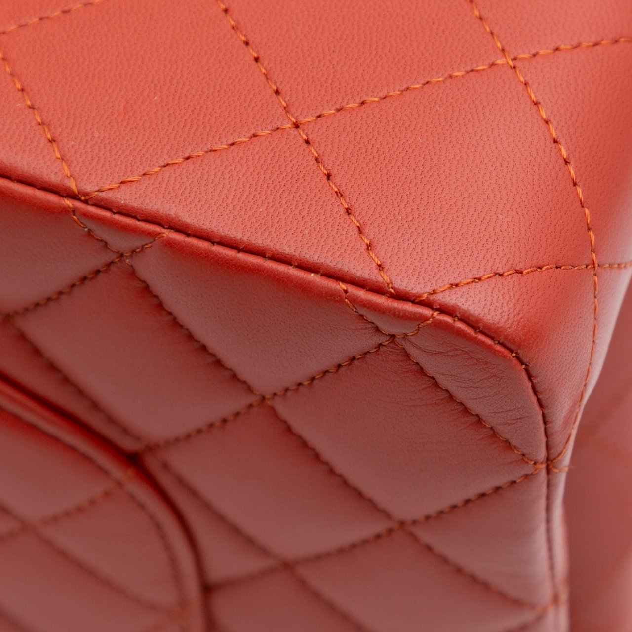 Chanel Medium Classic Lambskin Double Flap Rood
