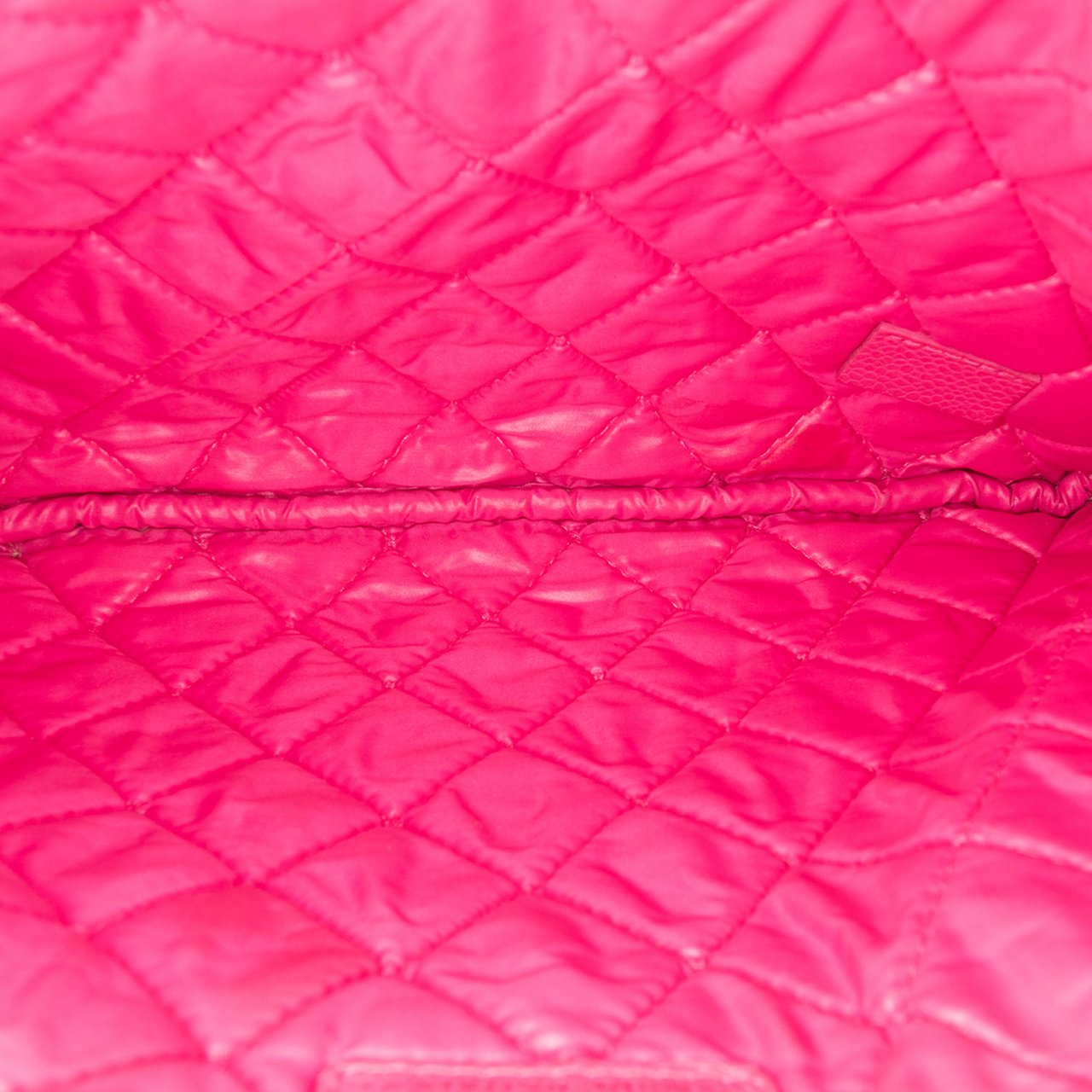 Chanel Small Quilted Caviar O Case Clutch Roze