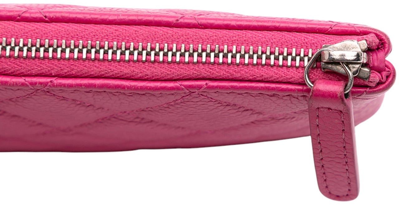 Chanel Small Quilted Caviar O Case Clutch Roze