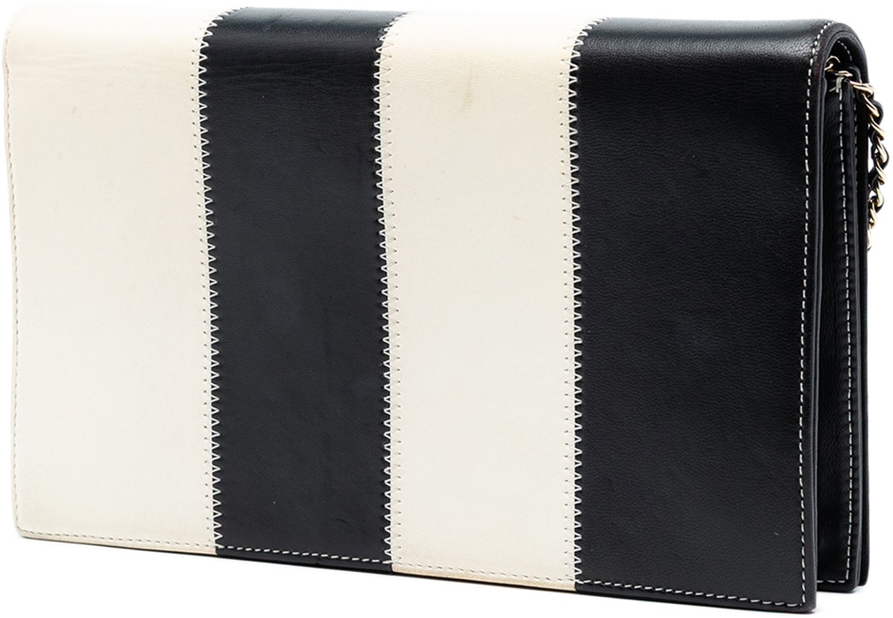 Chanel CC Lambskin Embroidered Clutch With Chain Zwart