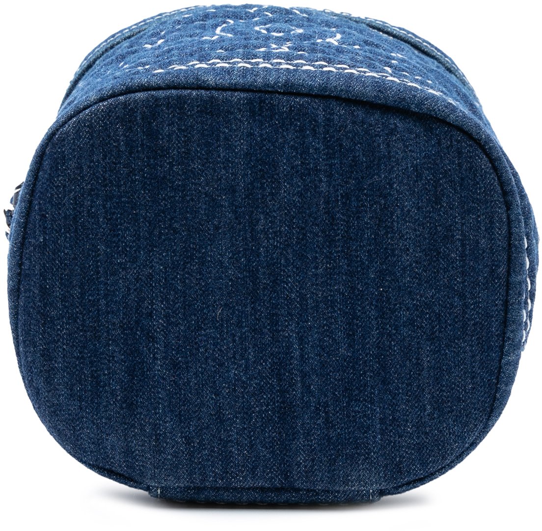 Chanel CC Quilted Denim Trip Vanity Case with Chain Blauw