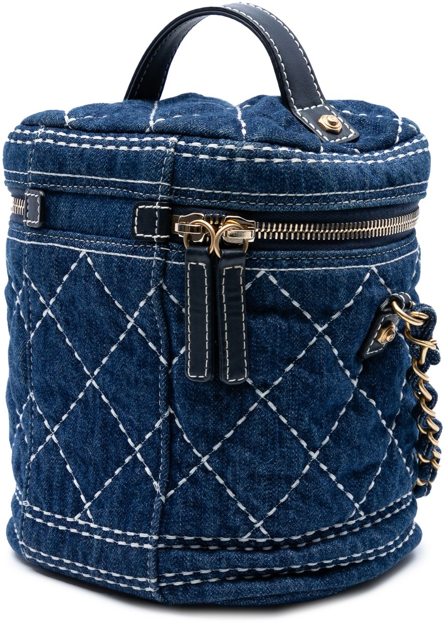 Chanel CC Quilted Denim Trip Vanity Case with Chain Blauw