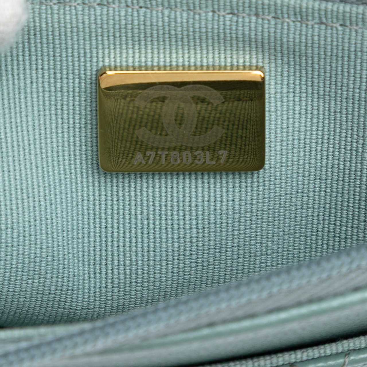 Chanel CC Quilted Caviar Wallet on Chain Groen